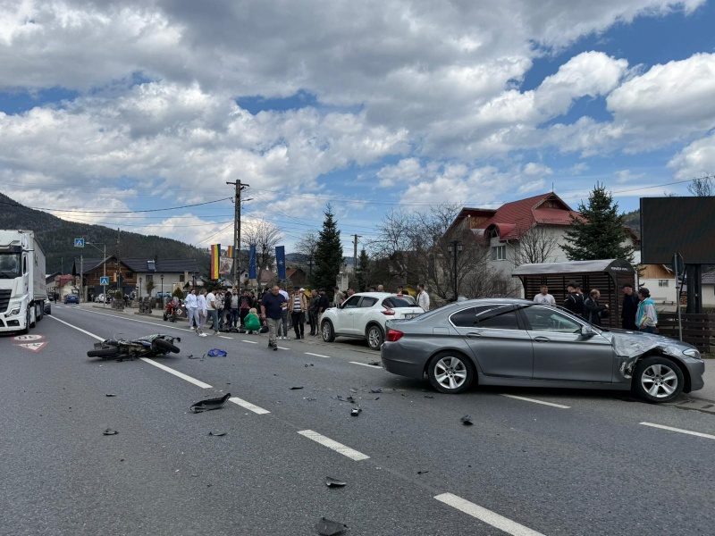Suceava. Un motociclist de 17 ani a decedat după ce a fost lovit de un autoturism. Șoferița, de 20 de ani, nu i-ar fi acordat prioritate