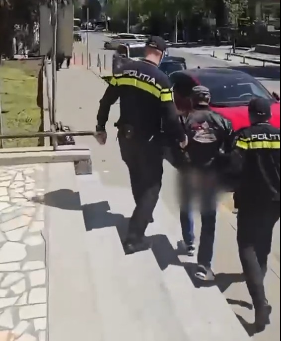 Video. Bacău. Arestat după ce și-a agresat consoarta și-a amenințat-o cu moartea!