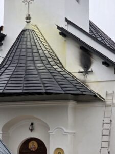 Incendiu la biserica din Vlădiceni – nici o persoană nu a avut nevoie de îngrijiri medicale