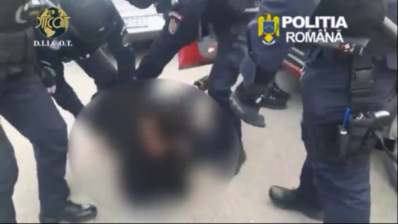 Video. Bacău. Filieră de proxenetism și droguri destructurată. Trei bărbați și o femeie arestați preventiv pentru tentativă de trafic de minori