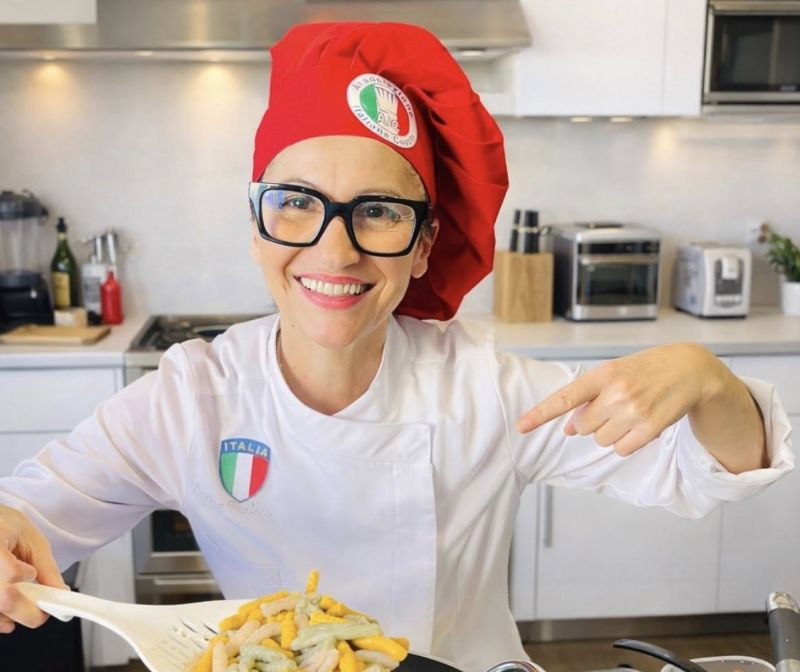 Chef Dorina Burlacu, băcăuanca de Oscar a excelenței culinare, a prezentat în România untul viitorului, cu 70% mai puțin colesterol 1 Chef Dorina Burlacu, băcăuanca de Oscar a excelenței culinare, a prezentat în România untul viitorului, cu 70% mai puțin colesterol