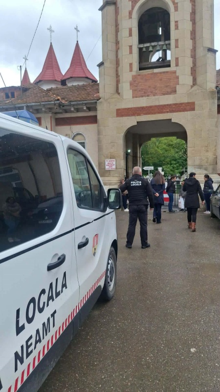Acțiune împotriva cerșetoriei în Piatra Neamț: amenzi și persoane îndepărtate din zona bisericilor 1 Acțiune împotriva cerșetoriei în Piatra Neamț: amenzi și persoane îndepărtate din zona bisericilor