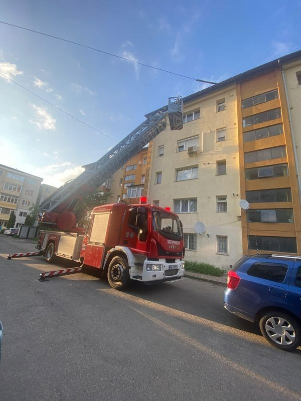 59 de intervenții în doar trei zile pentru pompierii din Neamț 3 59 de intervenții în doar trei zile pentru pompierii din Neamț