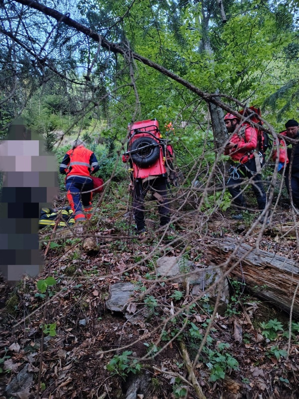 Accident în zona Dorna Arini – o mașină s-a răsturnat, persoană a fost rănită