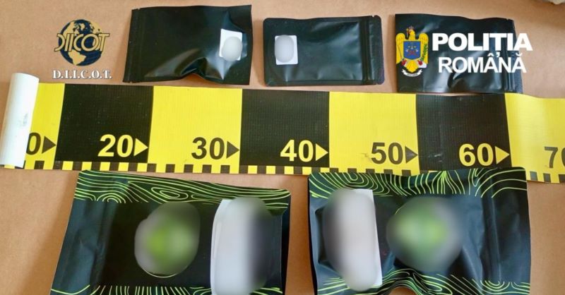 Bacău. Canabis și jeleuri cu stupefiante aduse din Slovacia – trei bărbați au fost arestați preventiv 2 Bacău. Canabis și jeleuri cu stupefiante aduse din Slovacia – trei bărbați au fost arestați preventiv
