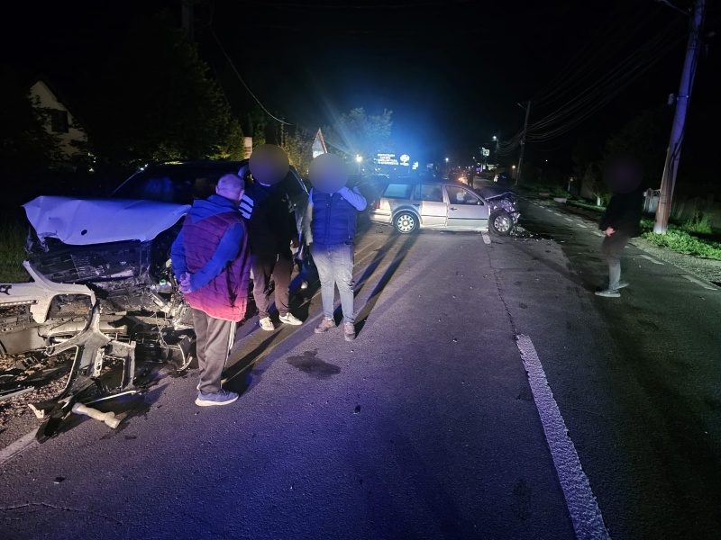 Foto. Accident cu răniți la Târgu-Neamț 1 Foto. Accident cu răniți la Târgu-Neamț
