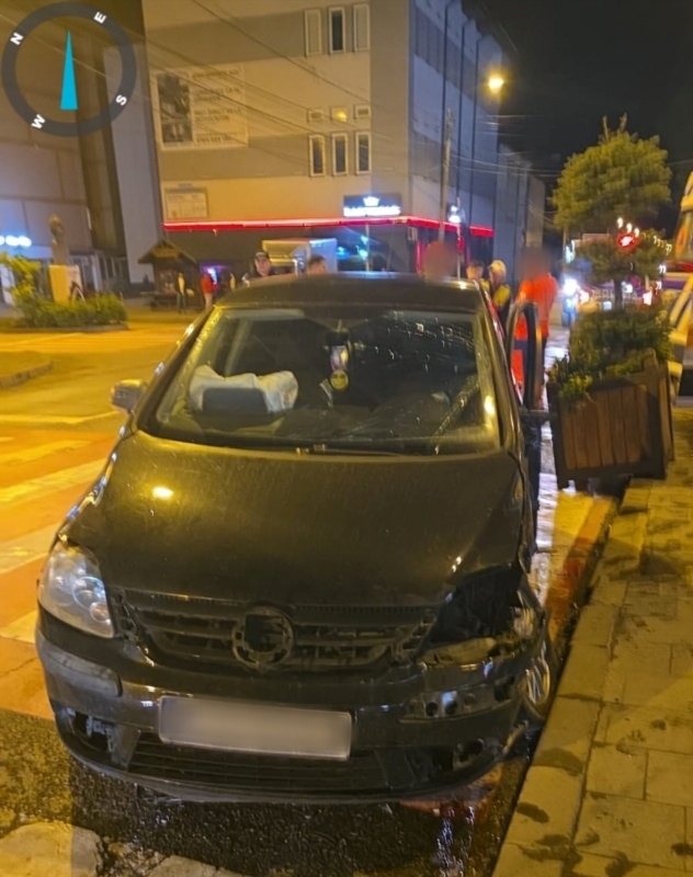 Accident la Câmpulung Moldovenesc în care a fost implicată și o ambulanță 2 Accident la Câmpulung Moldovenesc în care a fost implicată și o ambulanță