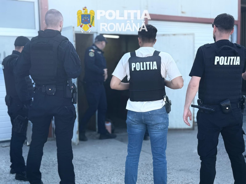 VIDEO. FOTO. Rețea de cămătărie destructurată în nordul Moldovei: 11 percheziții și un bărbat reținut pentru șantaj și amenințări