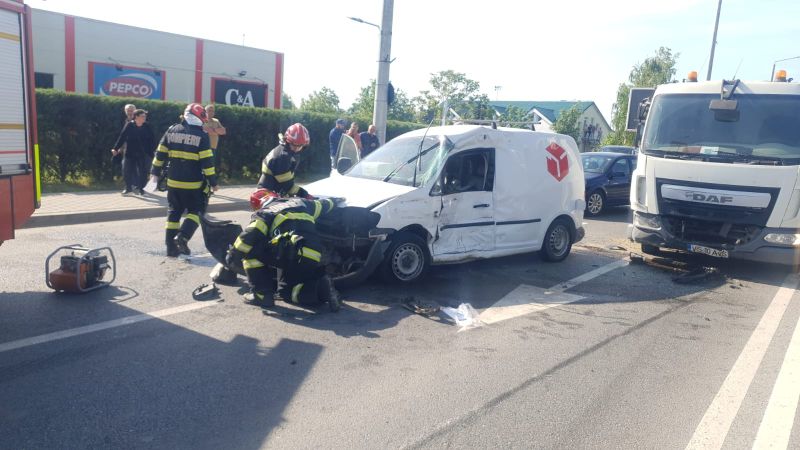 Vaslui. Accident cu un rănit pe strada Decebal 2 Vaslui. Accident cu un rănit pe strada Decebal