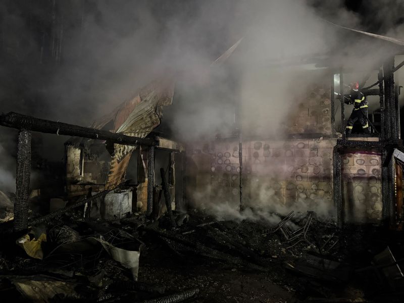 Suceava. Incendiu la Mănăstirea Brădățel 3 Suceava. Incendiu la Mănăstirea Brădățel