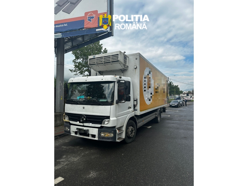 Sute de amenzi aplicate de polițiști transportatorilor de marfă și persoane