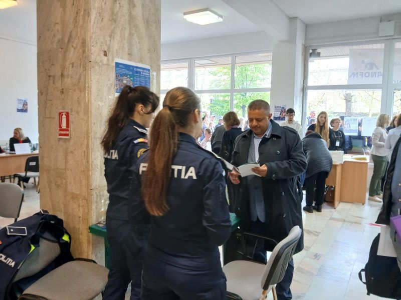 Peste 90 de angajatori și sute de locuri de muncă, la Bursa locurilor de muncă organizată de AJOFM Neamț