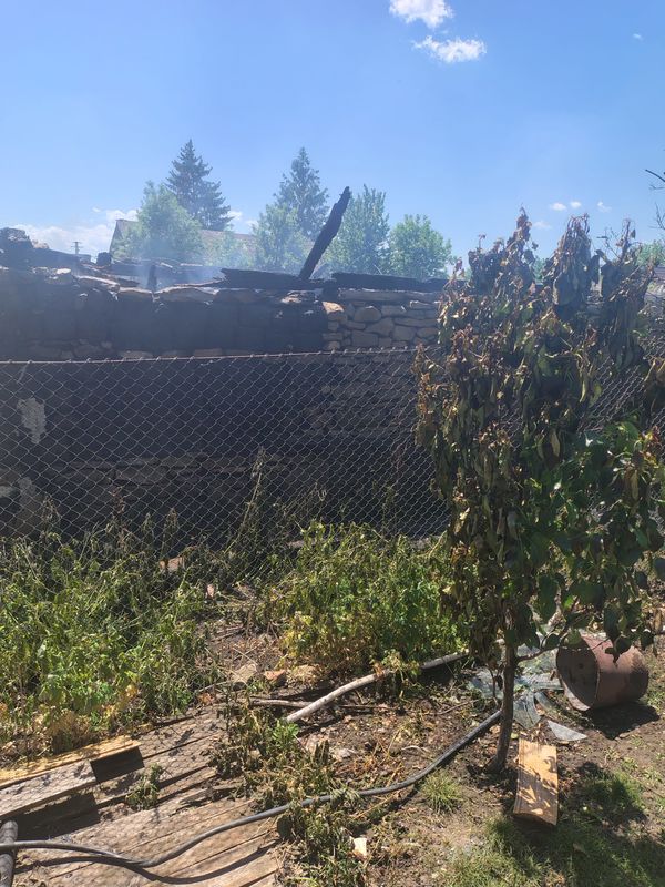 Incendiu puternic în Ștefan cel Mare. Flăcările sau extins la încă două locuințe.