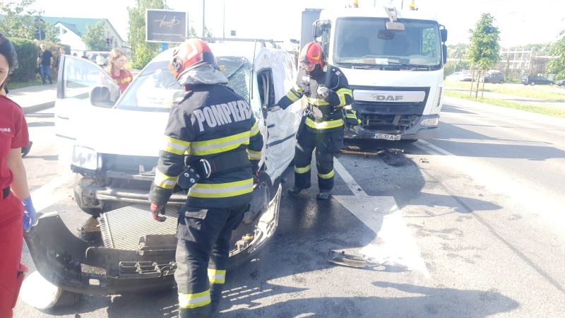 Vaslui. Accident cu un rănit pe strada Decebal 1 Vaslui. Accident cu un rănit pe strada Decebal