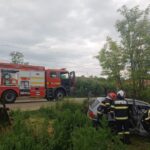 Botoșani. Familie cu trei copii implicată în accident – mama și unul din minori au rămas încarcerați