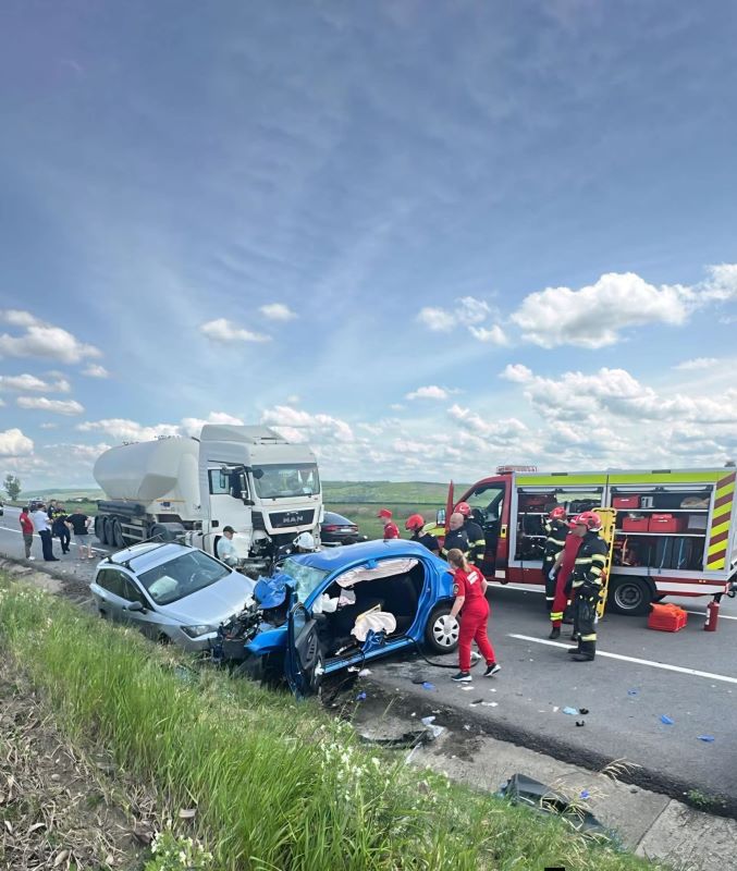 Iași. Grav accident în localitatea Sârca – traficul este blocat