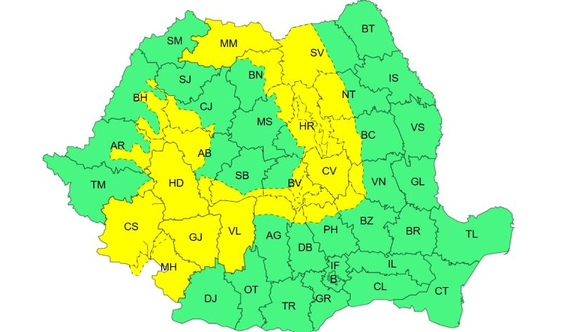 Avertizări meteo de caniculă și vijelii