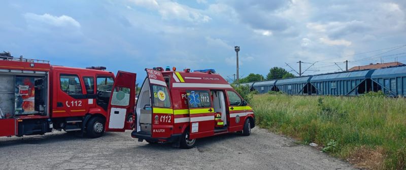 Un copil de 12 ani s-a electrocutat după ce s-a urcat pe un tren din Gara Târgu-Neamț