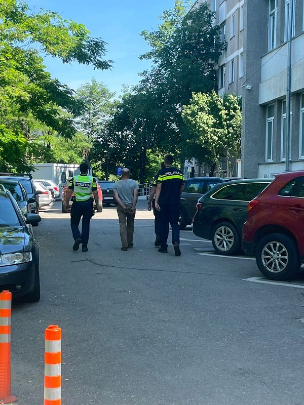 Bărbat cercetat pentru violență în familie după un scandal provocat pe fondul consumului de alcool 1 Bărbat cercetat pentru violență în familie după un scandal provocat pe fondul consumului de alcool