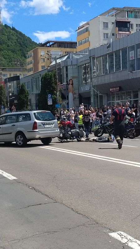 Foto-video. „Alege viața!” – Simularea unui accident cu victimă motociclist
