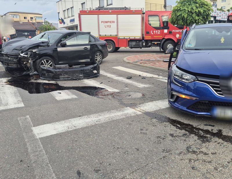 Femeie transportată la spital după un accident în Roman 1 Femeie transportată la spital după un accident în Roman