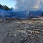 FOTO. Un cablu electric defect a distrus un gater din Boboteni, comuna Hangu. O femeie a ajuns la spital după o criză de panică!