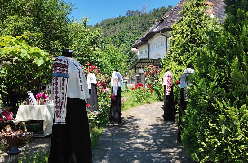 Video-foto. Grădina cu ii, eveniment ce a sărbătorit tradițiile populare la Piatra Neamț