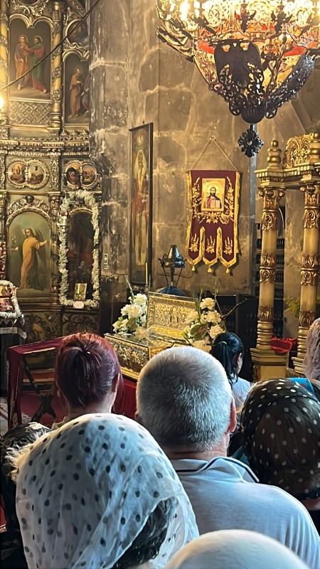 VIDEO. Eveniment la Piatra Neamț pentru credincioși. Moaștele Sfântului Cuvios Părinte Cleopa au ajuns la „Catedrala Sf. Ioan Domnesc” 1 VIDEO. Eveniment la Piatra Neamț pentru credincioși. Moaștele Sfântului Cuvios Părinte Cleopa au ajuns la „Catedrala Sf. Ioan Domnesc”
