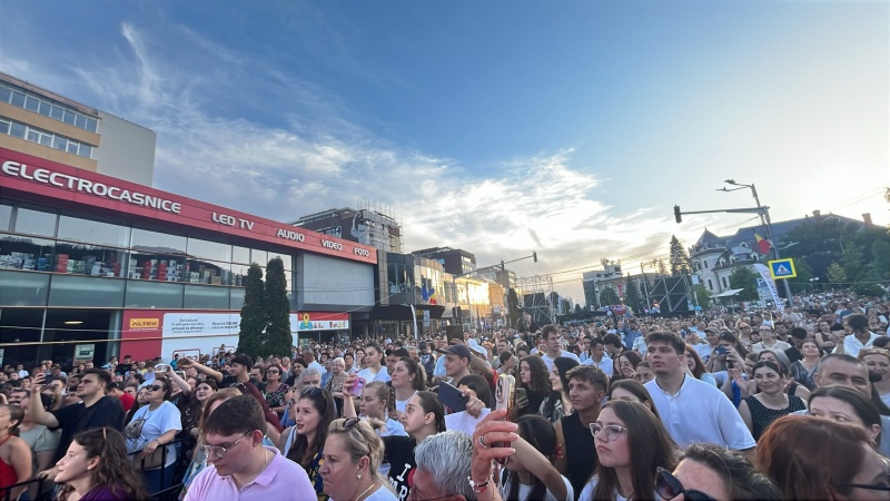 Mii de pietreni în centrul orașului în ultima seară a manifestărilor Piatra Fest 2026