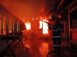 FOTO. Un bărbat de 90 de ani și-a pierdut viața într-un incendiu devastator
