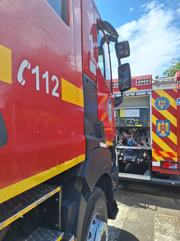 Iași O femeie a suferit arsuri, într-un incendiu ce i-a cuprins bucătăria! Paramedicii militari au transportat-o la spital