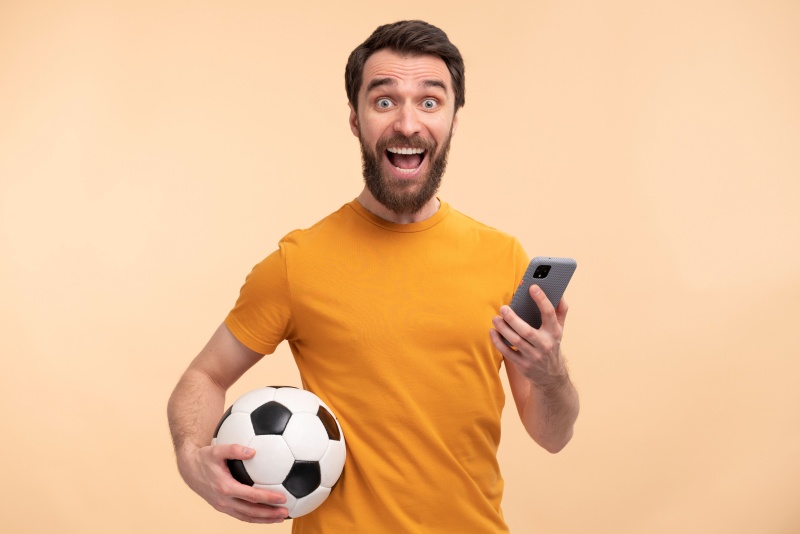 Care sunt cele mai întâlnite obiceiuri ale suporterilor în era digitală? 1 Care sunt cele mai întâlnite obiceiuri ale suporterilor în era digitală?