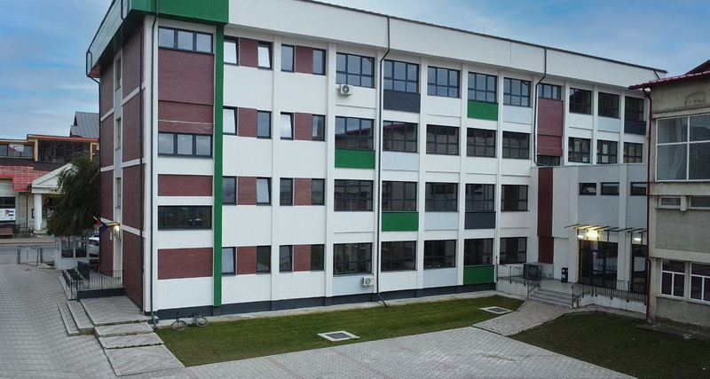 ruset-roznovanu-corp-nou_resize
