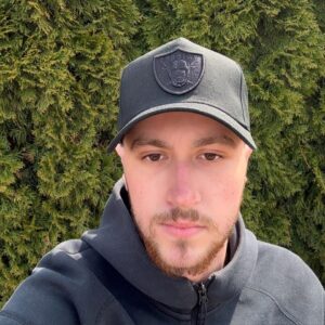 Crima care a șocat județul Neamț: fiul și-a ucis tatăl. Procurorii confirmă reținerea pentru omor în familie