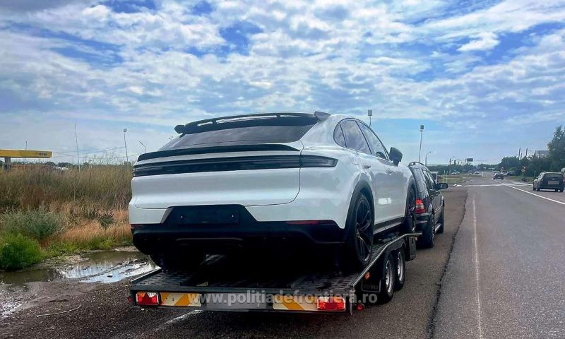 Vaslui. Autoturism de 785.000 lei, căutat de autoritățile din Cehia, descoperit de polițiștii de frontieră 2 Vaslui. Autoturism de 785.000 lei, căutat de autoritățile din Cehia, descoperit de polițiștii de frontieră