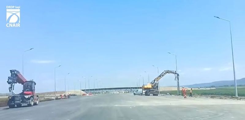 Mobilizare pe lotul 3 al Autostrăzii Moldovei A7 în județul Bacău – 1500 muncitori și 600 de utilaje