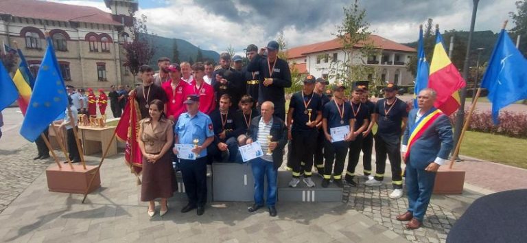 Pompierii nemțeni, pe podium la Concursurile Profesionale ale Serviciilor Voluntare și Private pentru Situații de Urgență 2 Pompierii nemțeni, pe podium la Concursurile Profesionale ale Serviciilor Voluntare și Private pentru Situații de Urgență