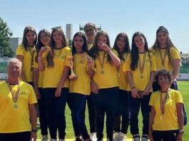Zece fete din Girov reprezintă România la Olimpiada Internațională a Tinerilor Pompieri din Cehia