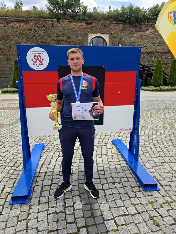 Andrei Bocancea, pompier nemțean, vicecampion național la concursul „Cel mai puternic pompier”