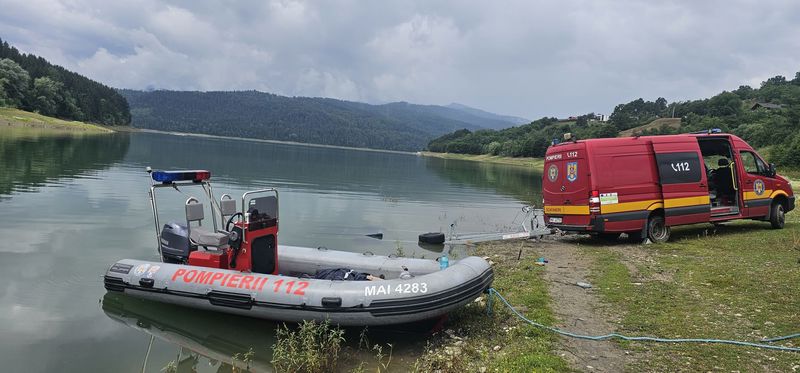 Căutările bărbatului dispărut în Lacul Izvorul Muntelui continuă. Victima nu a fost găsită 1 Căutările bărbatului dispărut în Lacul Izvorul Muntelui continuă. Victima nu a fost găsită