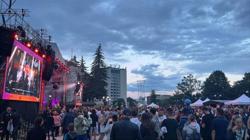 FOTO. Trupa Holograf face spectacol la Piatra Neamț 3 FOTO. Trupa Holograf face spectacol la Piatra Neamț
