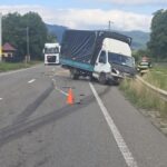 Suceava. Coliziune între o mașină și o autoutilitară, 2 tineri au suferit traumatisme grave