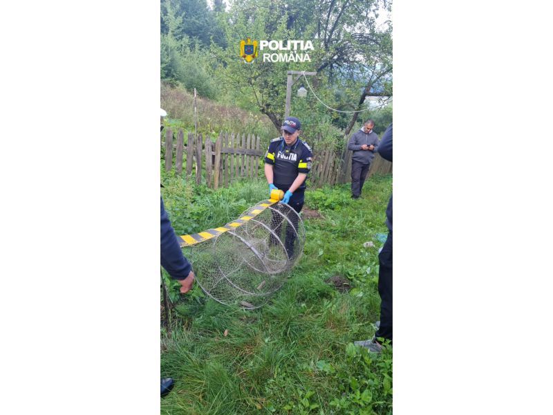 Percheziție la Hangu într-un dosar privind unelte de pescuit interzise 1 Percheziție la Hangu într-un dosar privind unelte de pescuit interzise
