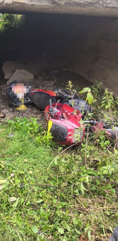 Tragedie în Neamț. Bărbat găsit mort sub un pod, lângă un moped răsturnat