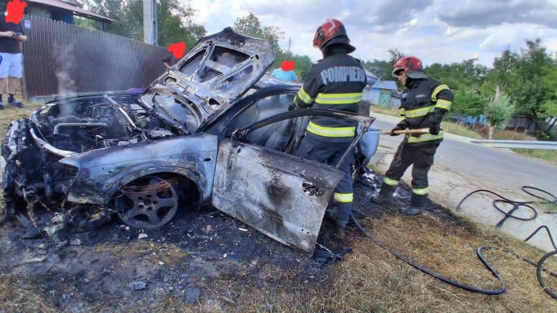 Vaslui. Un autoturism a ars ca o torță în comuna Ivănești