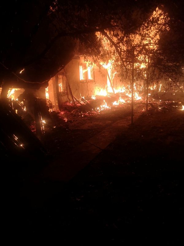 Neamț. Incendiu de la o lumânare – casa unui localnic din Urecheni a fost distrusă 1 Neamț. Incendiu de la o lumânare – casa unui localnic din Urecheni a fost distrusă