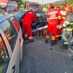 Accident la Petru Vodă – o tânără a rămas încarcerată
