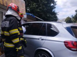 Neamț. O mașină s-a oprit într-un magazin – vânzătoarea a fost rănită