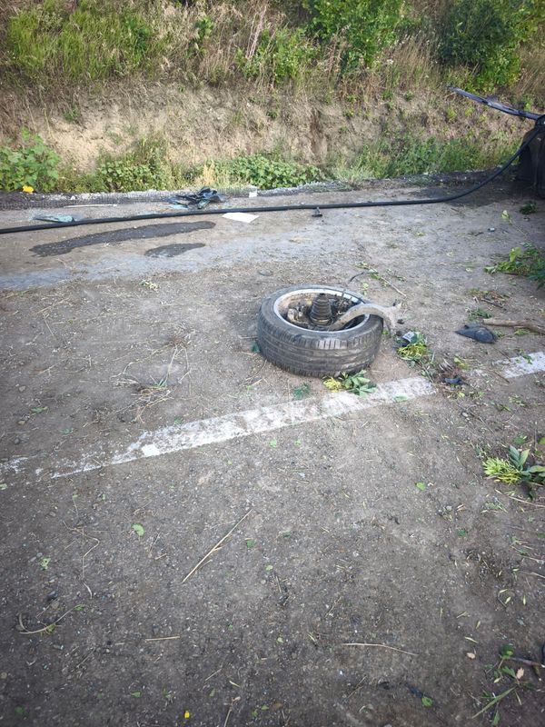 FOTO. Botoșani. Accident în Ungureni. Un polițist a ajuns la spital 4 FOTO. Botoșani. Accident în Ungureni. Un polițist a ajuns la spital