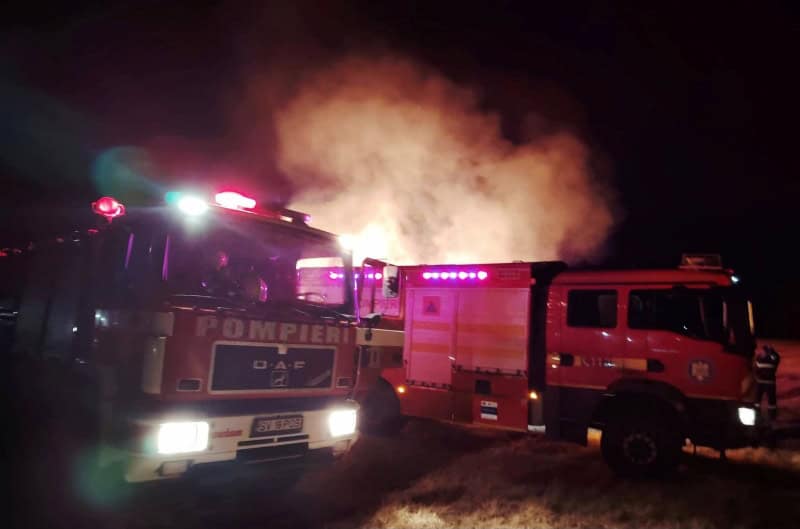 Munca unor fermieri s-a făcut scrum. Incendii de mare amploare în județele Suceava și Botoșani